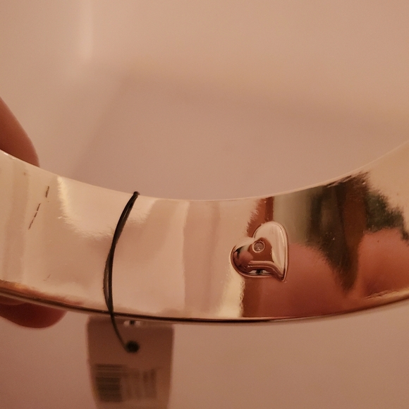 Chico's Silver and Enamel Bangle Bracelet with Chevron Design NWT - Picture 7 of 8